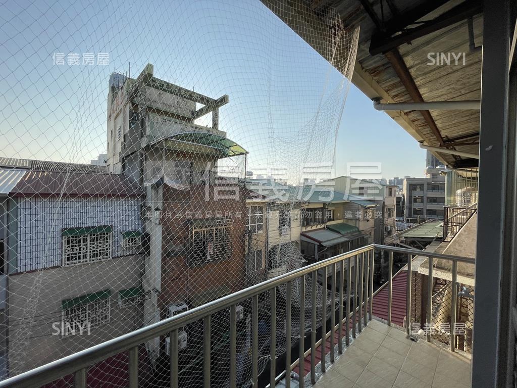 近新平國小✦裝潢美透天房屋室內格局與周邊環境