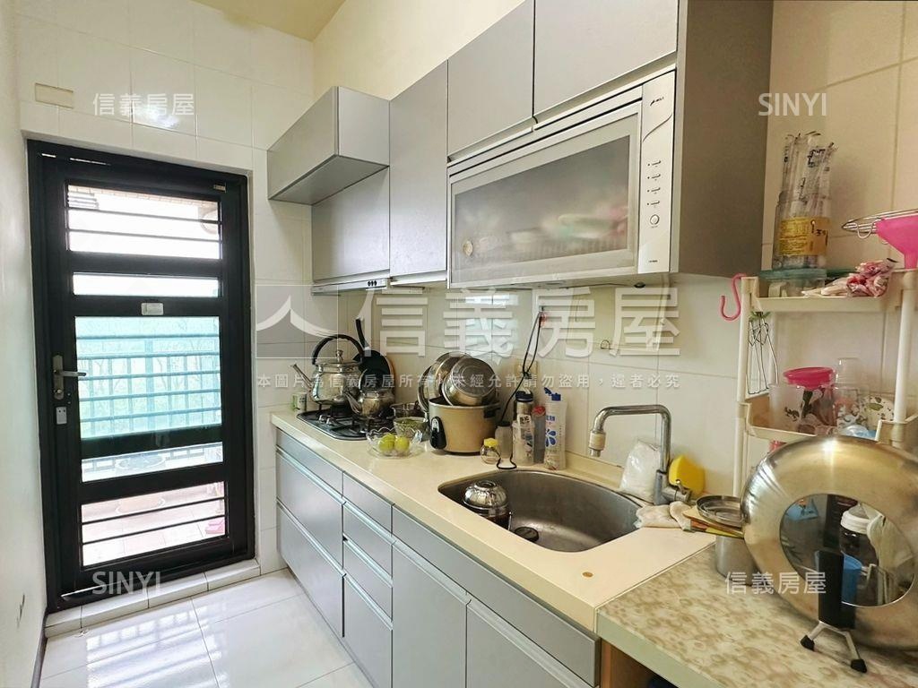 近捷運太子鎮衛浴開窗兩房房屋室內格局與周邊環境