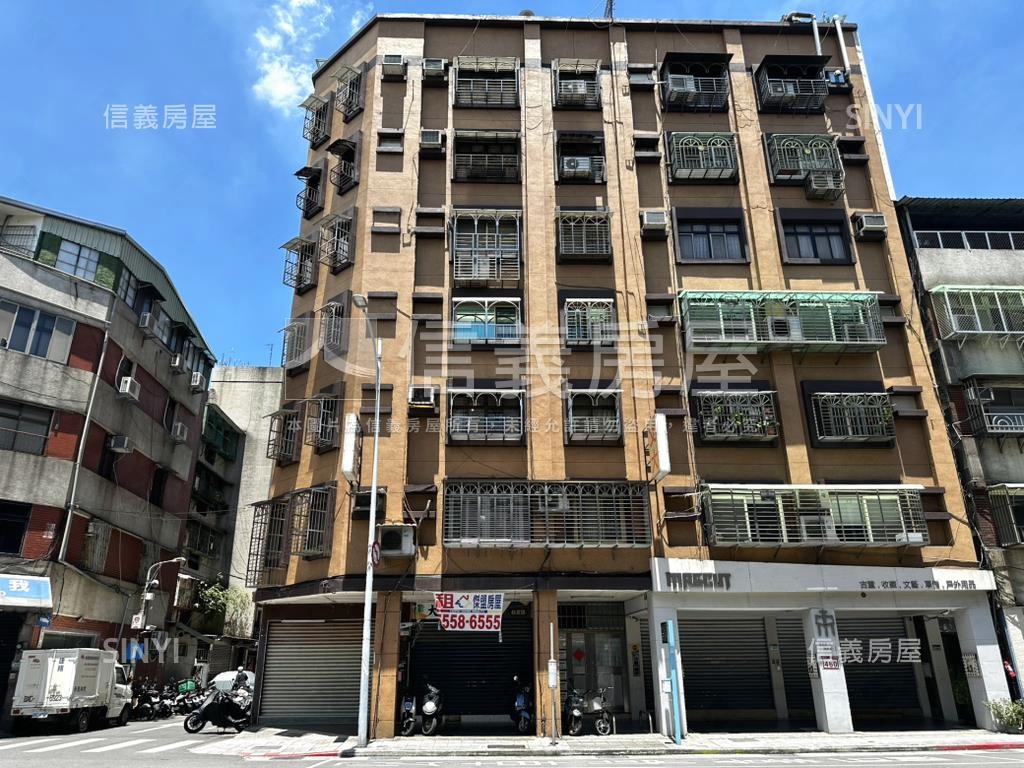 正吉林路三角窗金店面１房屋室內格局與周邊環境