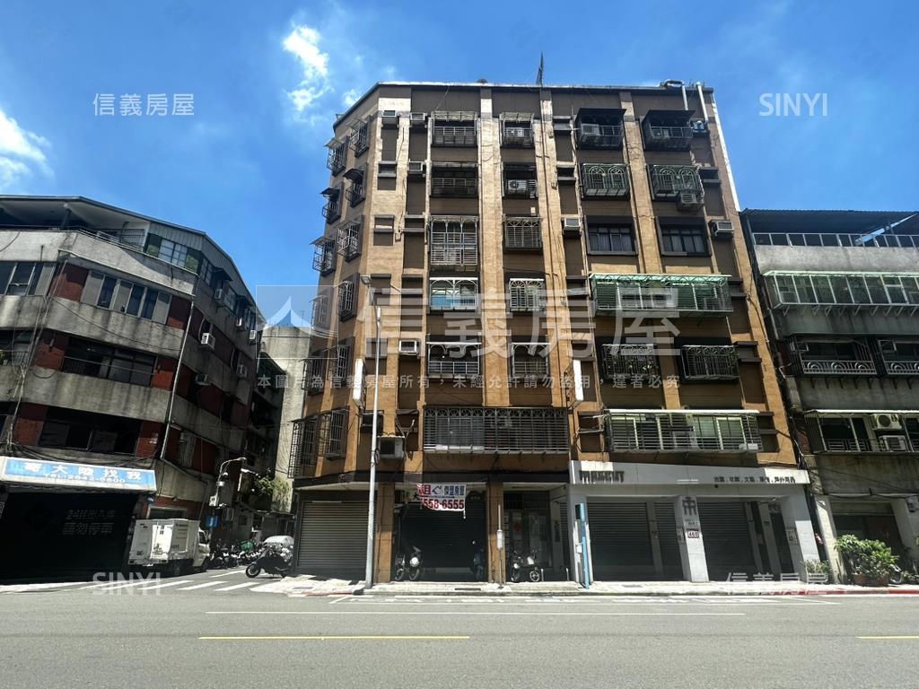正吉林路三角窗金店面１房屋室內格局與周邊環境