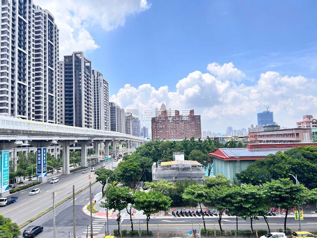 上居銀座●辦公室帶車位房屋室內格局與周邊環境