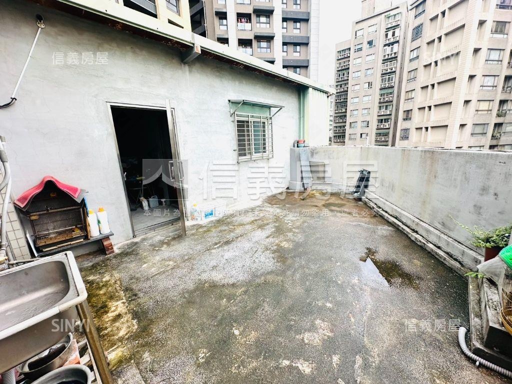 新埔捷運屋齡新公寓三車位房屋室內格局與周邊環境