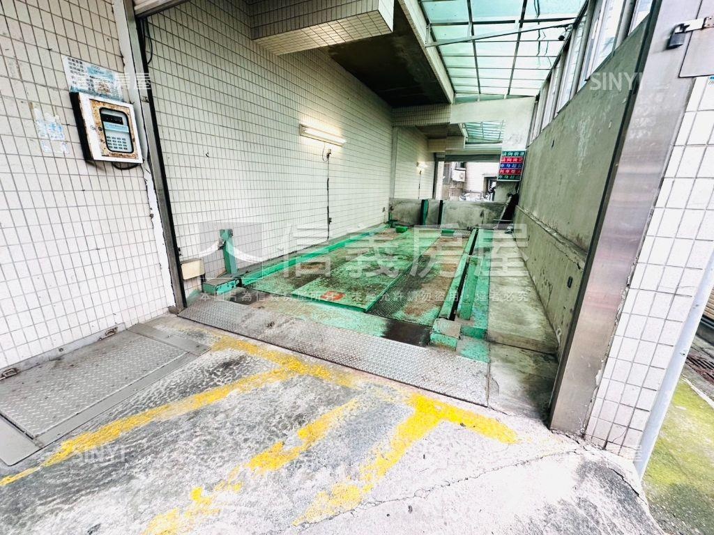 新埔捷運屋齡新公寓三車位房屋室內格局與周邊環境