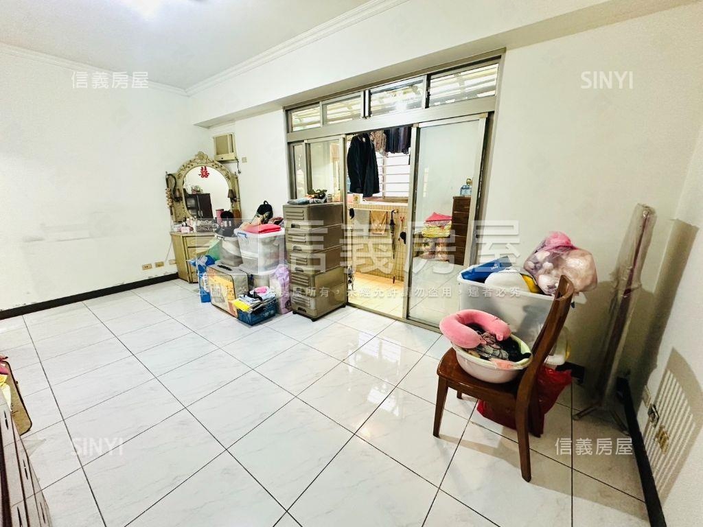 新埔捷運屋齡新公寓三車位房屋室內格局與周邊環境