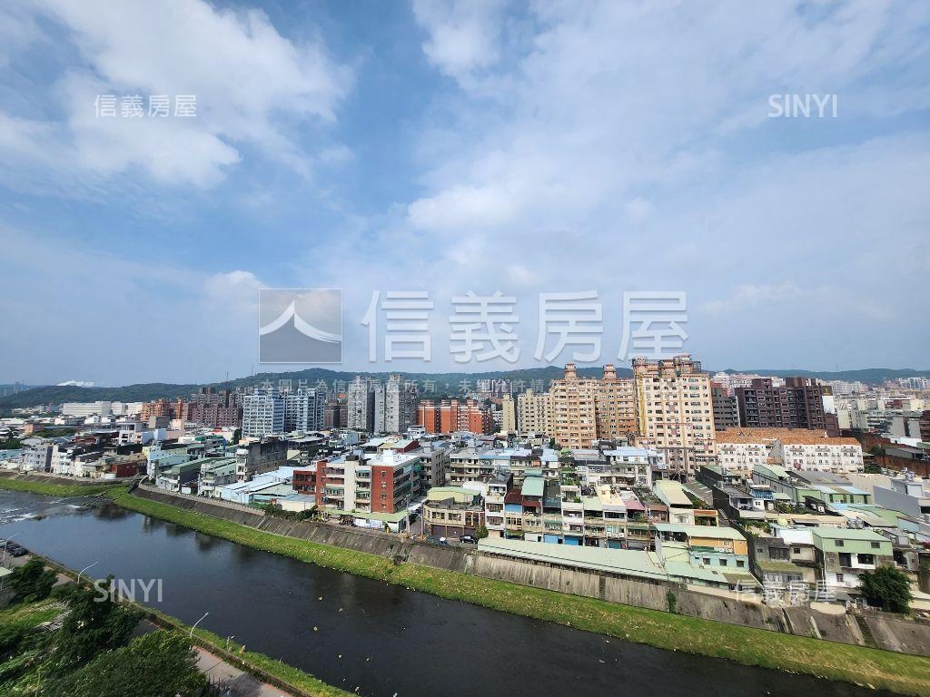 專任經國翫四房雙車位房屋室內格局與周邊環境