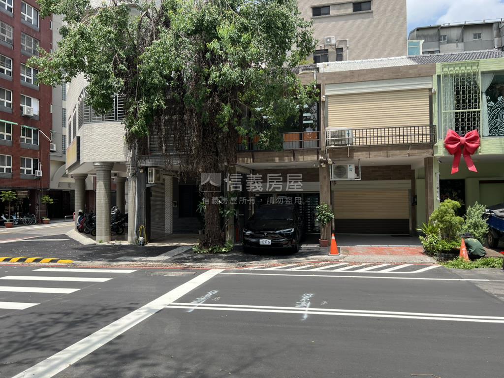 梅川園道稀有首排綠意透天房屋室內格局與周邊環境