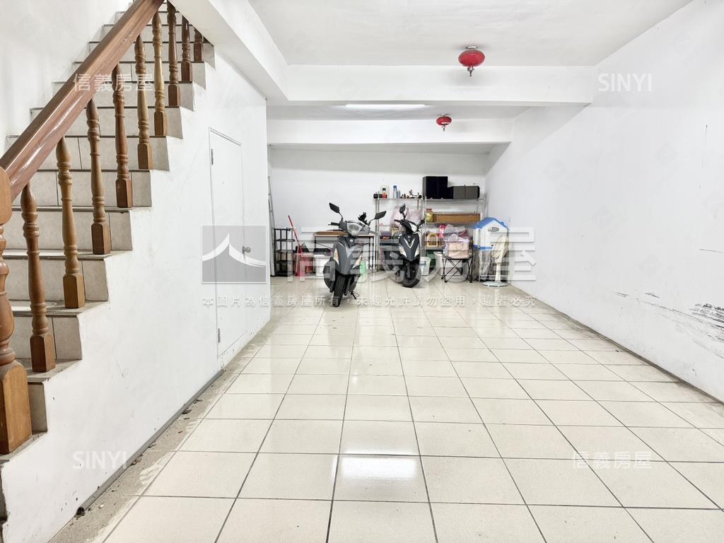 近南勢重劃區透天可停雙車房屋室內格局與周邊環境