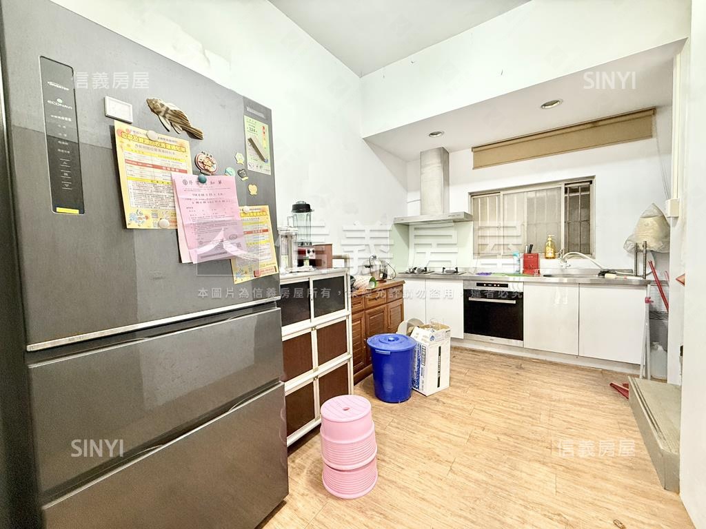 近南勢重劃區透天可停雙車房屋室內格局與周邊環境