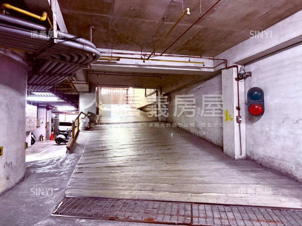 商業區兩房平車稀有釋出房屋室內格局與周邊環境