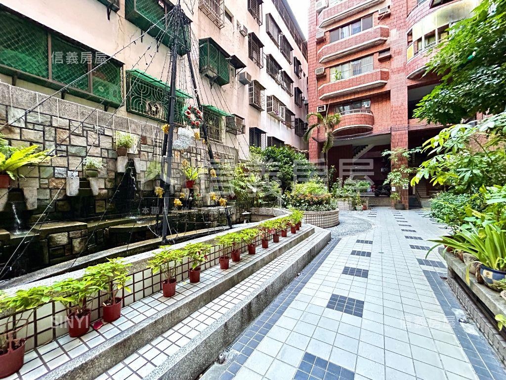 亞灣區三房雙平車稀有釋出房屋室內格局與周邊環境