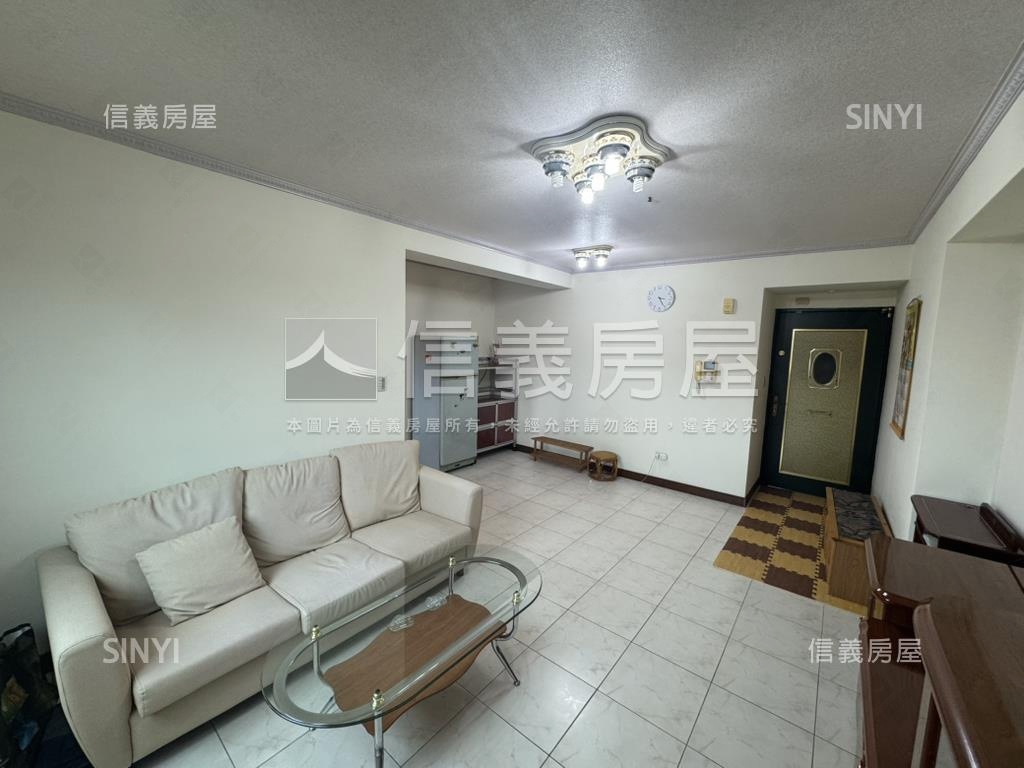 寶石邊間高樓電梯兩房房屋室內格局與周邊環境