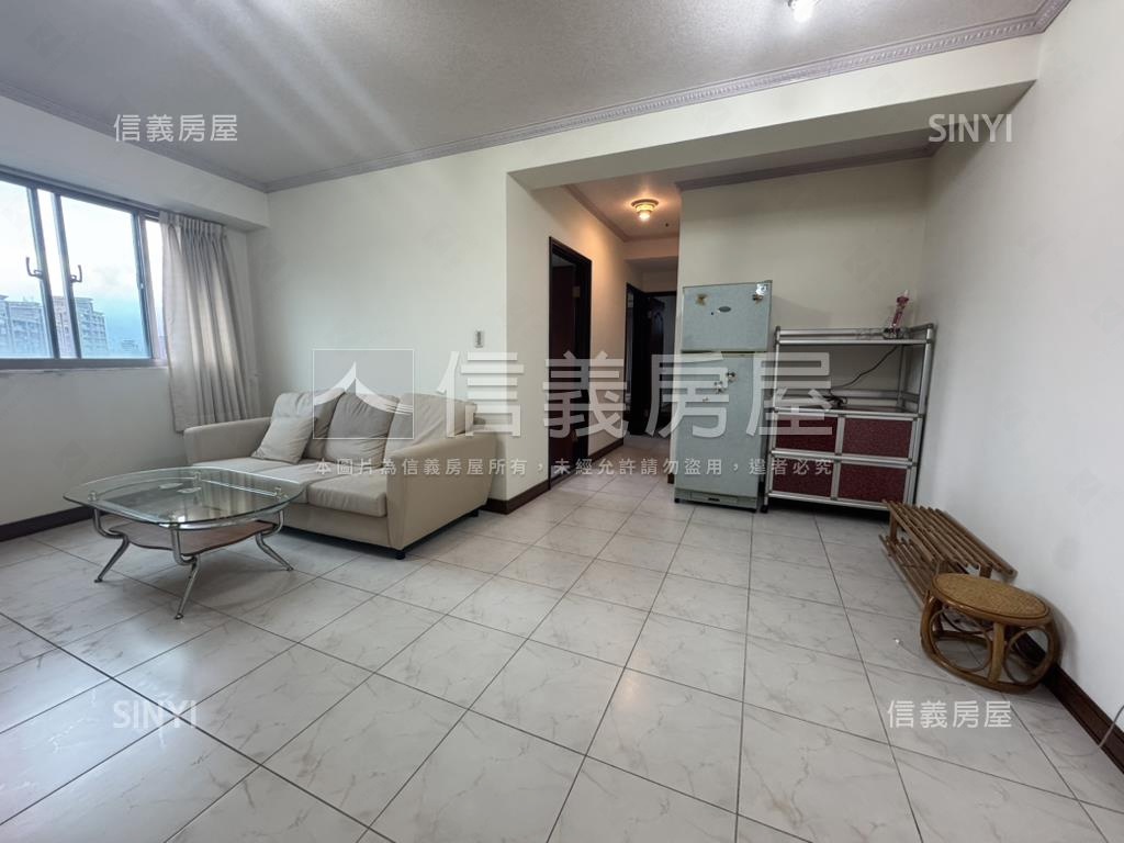 寶石邊間高樓電梯兩房房屋室內格局與周邊環境