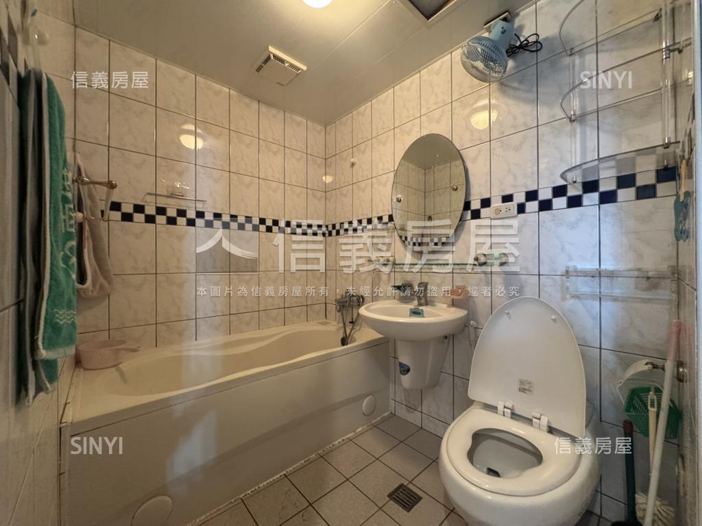 寶石邊間高樓電梯兩房房屋室內格局與周邊環境