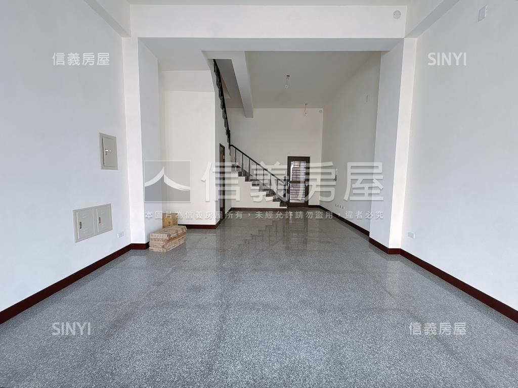近市場商圈臨路黃金店住Ａ房屋室內格局與周邊環境