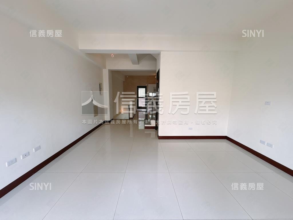 近市場商圈臨路黃金店住Ａ房屋室內格局與周邊環境