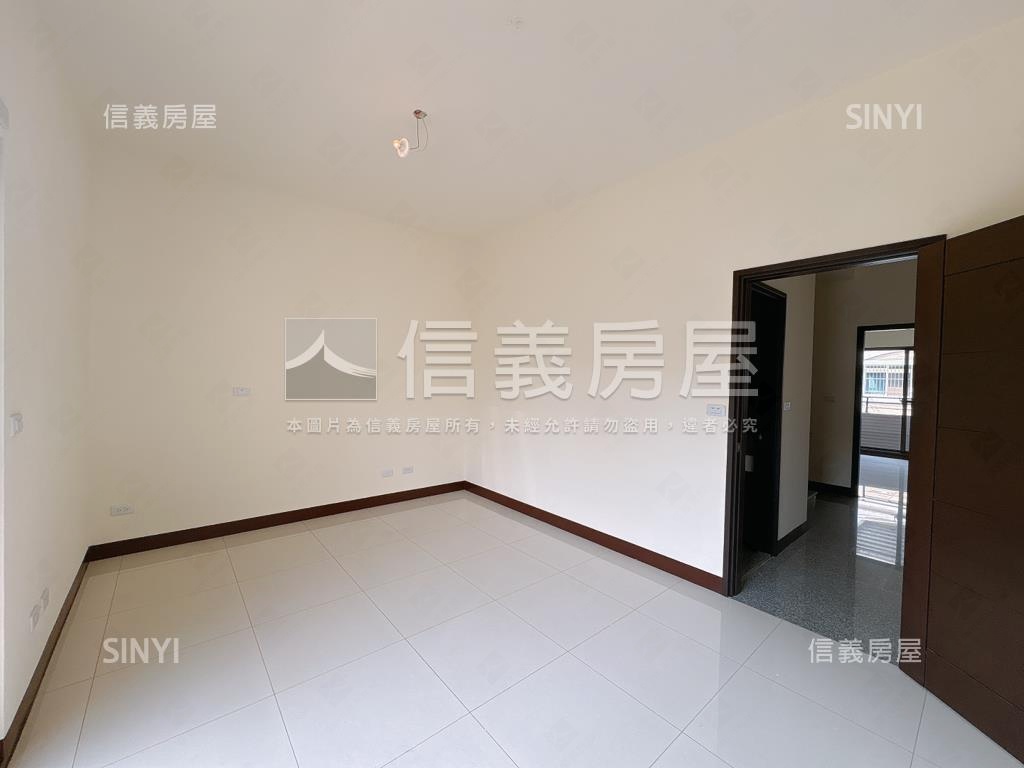 近市場商圈臨路黃金店住Ａ房屋室內格局與周邊環境