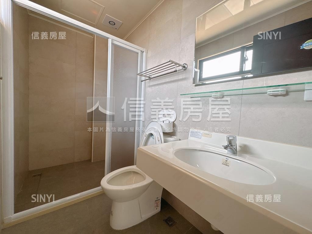 近市場商圈臨路黃金店住Ａ房屋室內格局與周邊環境