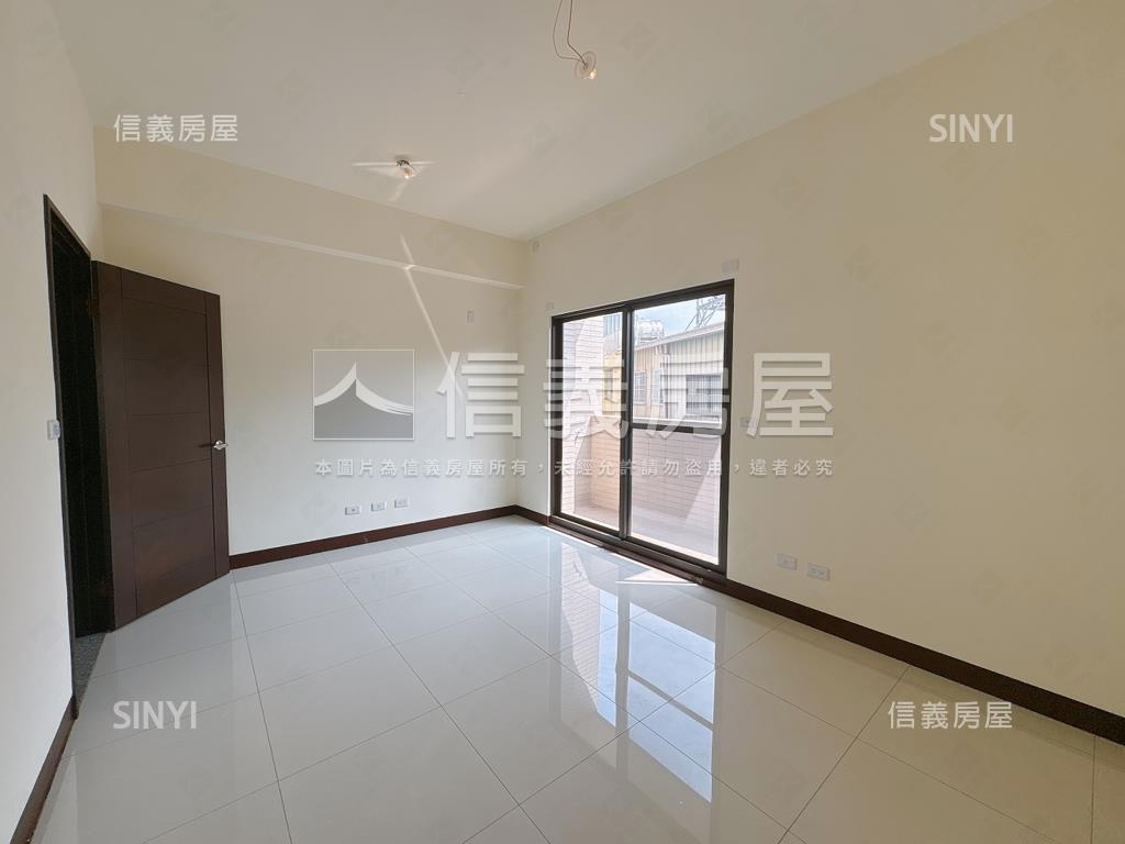 近市場商圈臨路黃金店住Ａ房屋室內格局與周邊環境
