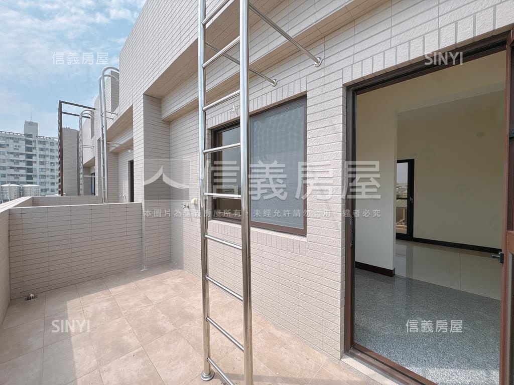 近市場商圈臨路黃金店住Ａ房屋室內格局與周邊環境