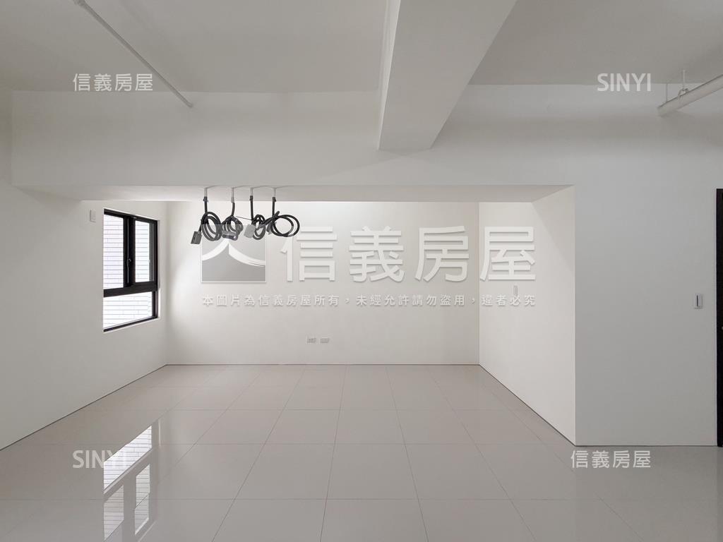 鑫巨蛋Ⅱ｜三房平車房屋室內格局與周邊環境