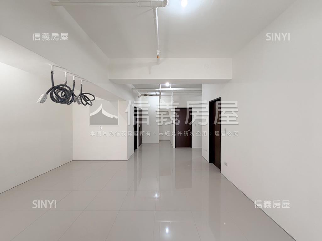 鑫巨蛋Ⅱ｜三房平車房屋室內格局與周邊環境