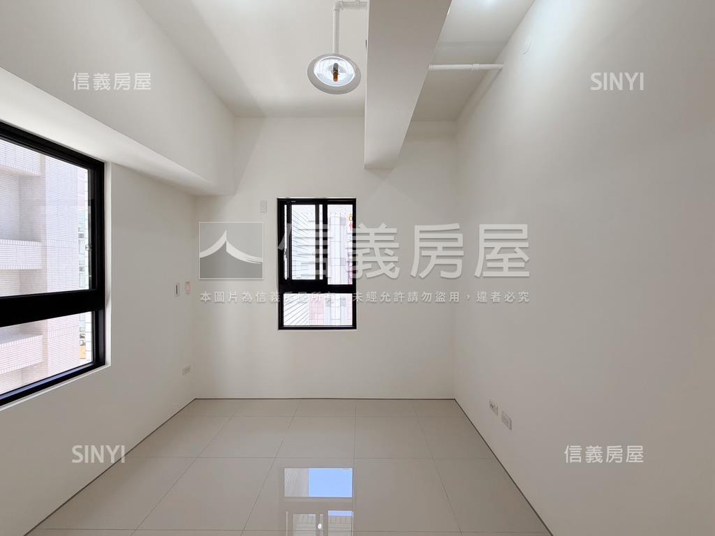鑫巨蛋Ⅱ｜三房平車房屋室內格局與周邊環境
