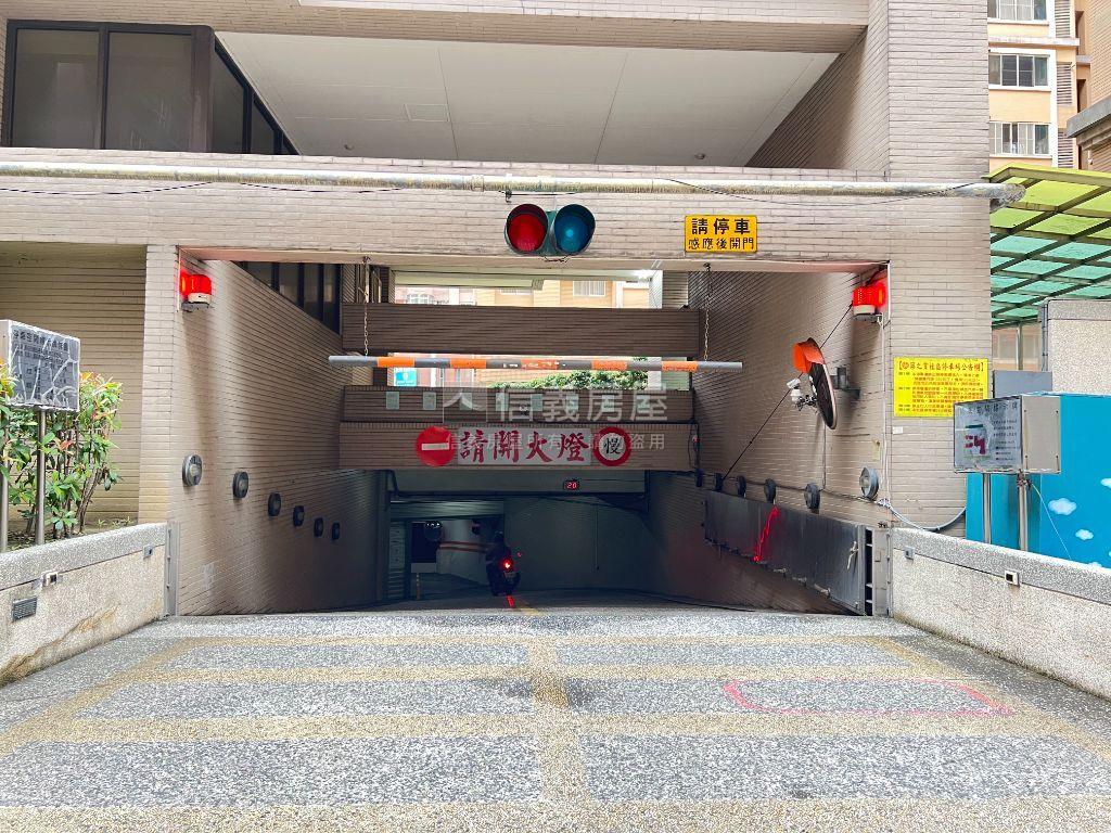 築之優賞高樓平面車位房屋室內格局與周邊環境