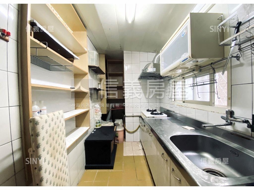 南港路三段潛力二樓房屋室內格局與周邊環境
