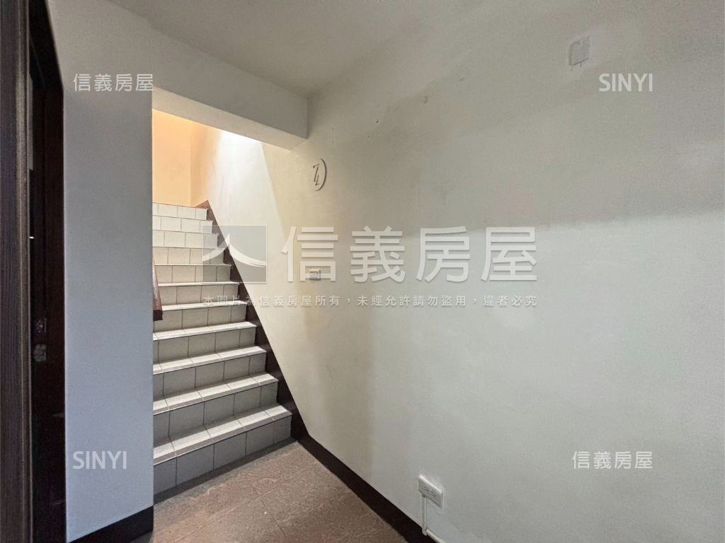 稀有釋出前院透天房屋室內格局與周邊環境