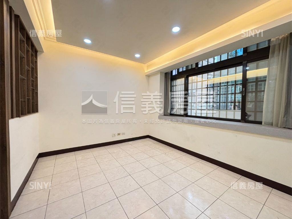 稀有釋出前院透天房屋室內格局與周邊環境