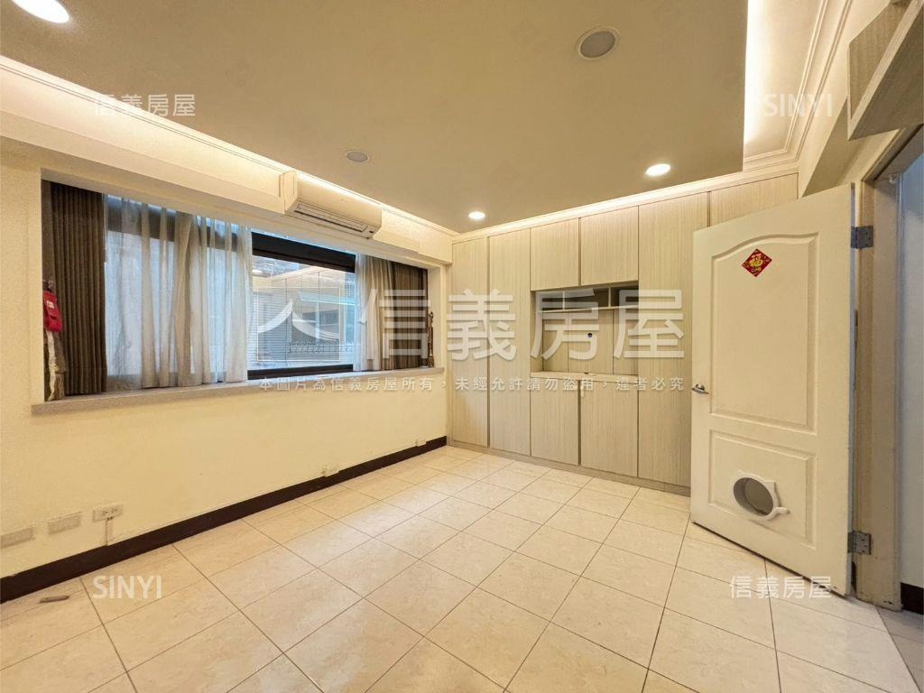 稀有釋出前院透天房屋室內格局與周邊環境