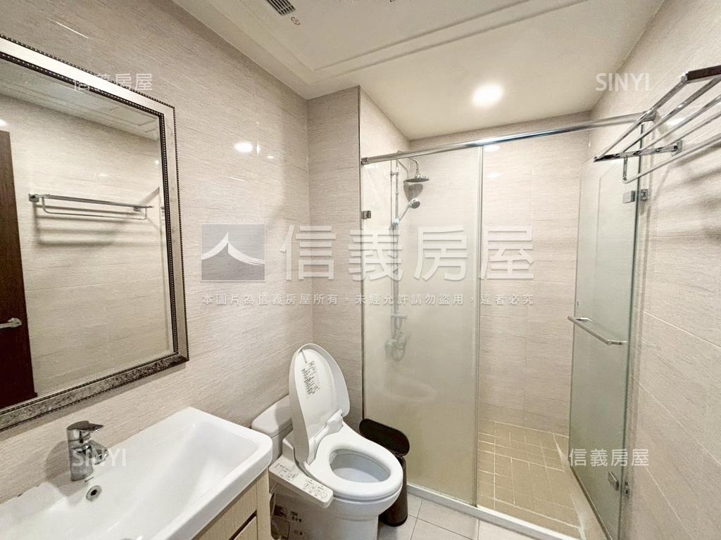 嶺東精美高樓平面車位房屋室內格局與周邊環境