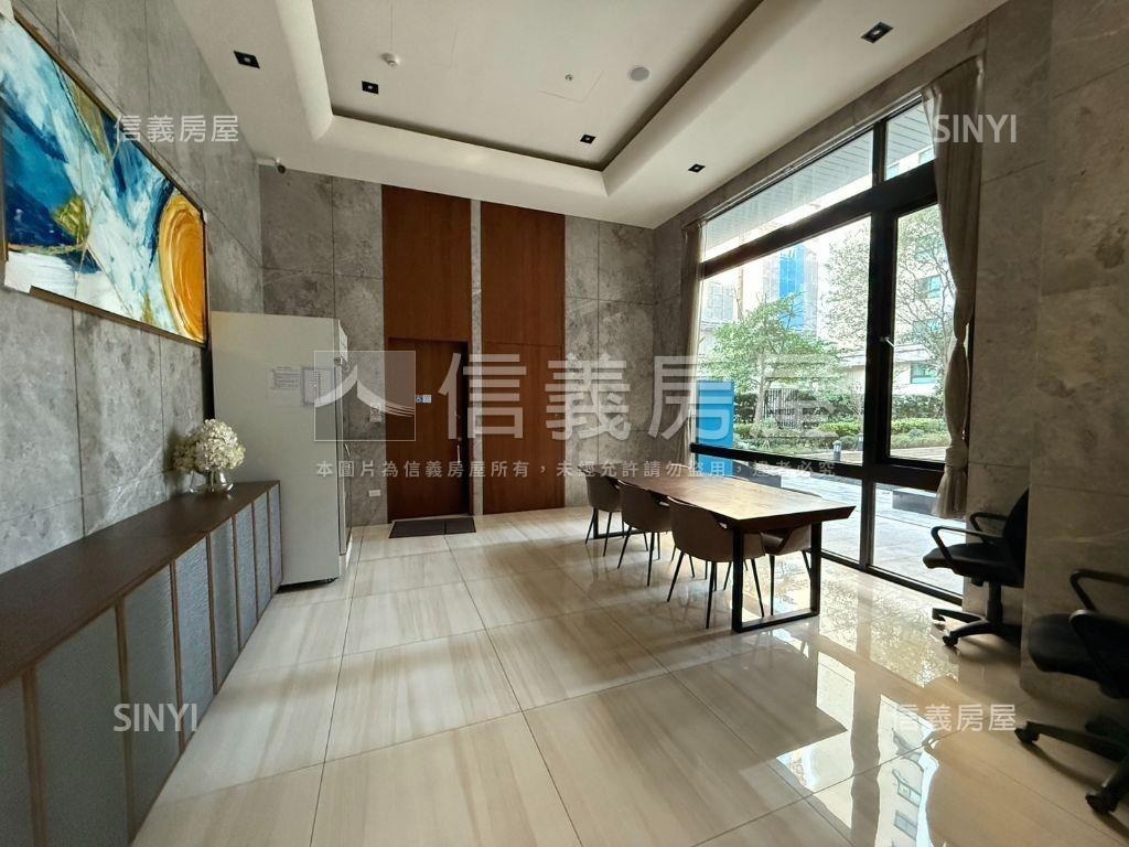 嶺東精美高樓平面車位房屋室內格局與周邊環境