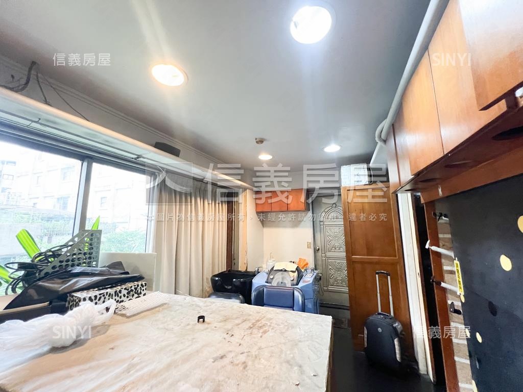 博愛路採光佳三角金房屋室內格局與周邊環境