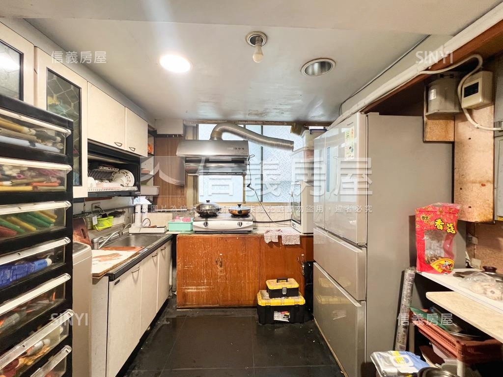 博愛路採光佳三角金房屋室內格局與周邊環境