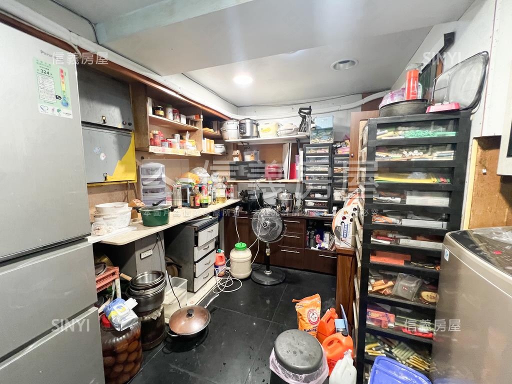 博愛路採光佳三角金房屋室內格局與周邊環境