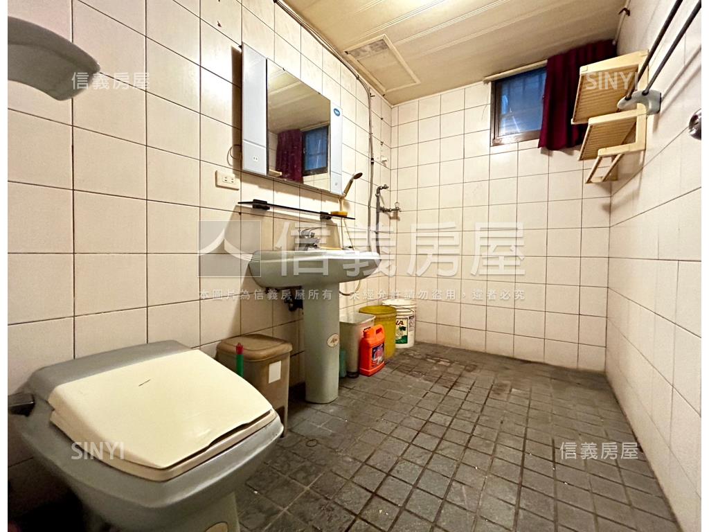 青年二路大面寬潛力店霸房屋室內格局與周邊環境