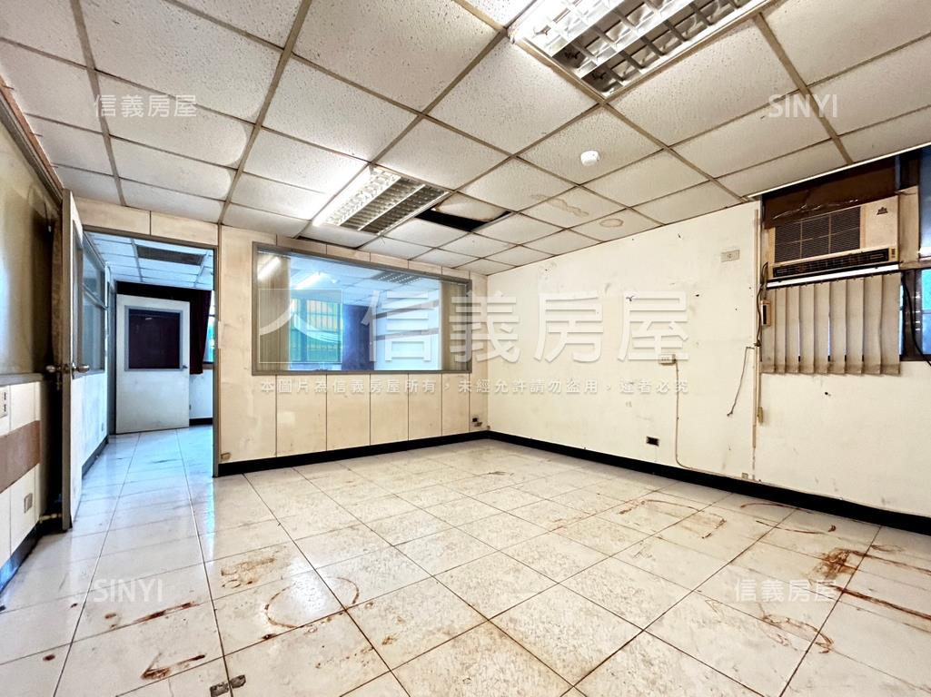 青年二路大面寬潛力店霸房屋室內格局與周邊環境