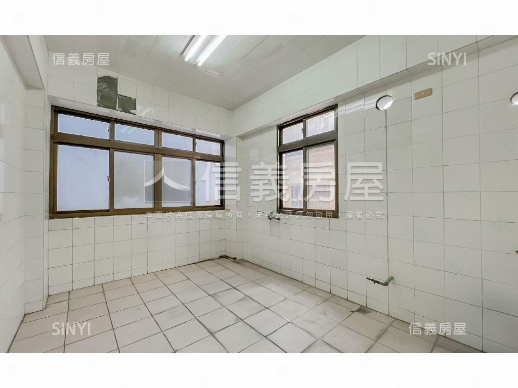 可以不用爬樓梯很高的透天房屋室內格局與周邊環境