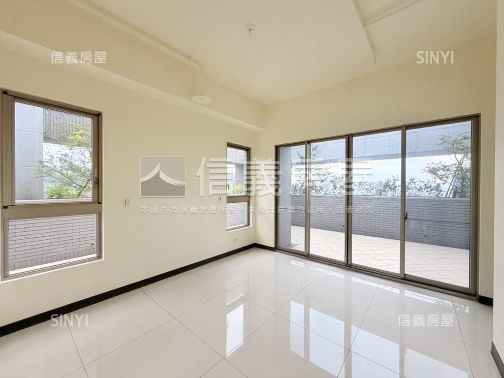 士林一品頂樓露臺大戶房屋室內格局與周邊環境