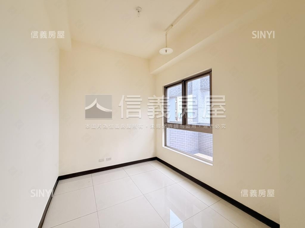 士林一品頂樓露臺大戶房屋室內格局與周邊環境