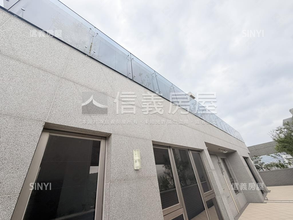 士林一品頂樓露臺大戶房屋室內格局與周邊環境