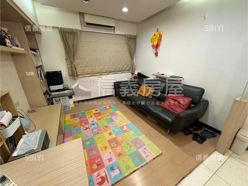 專任臻愛加洲三房Ｂ１車位房屋室內格局與周邊環境