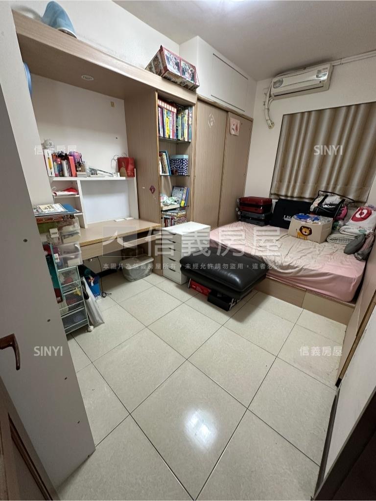 專任臻愛加洲三房Ｂ１車位房屋室內格局與周邊環境