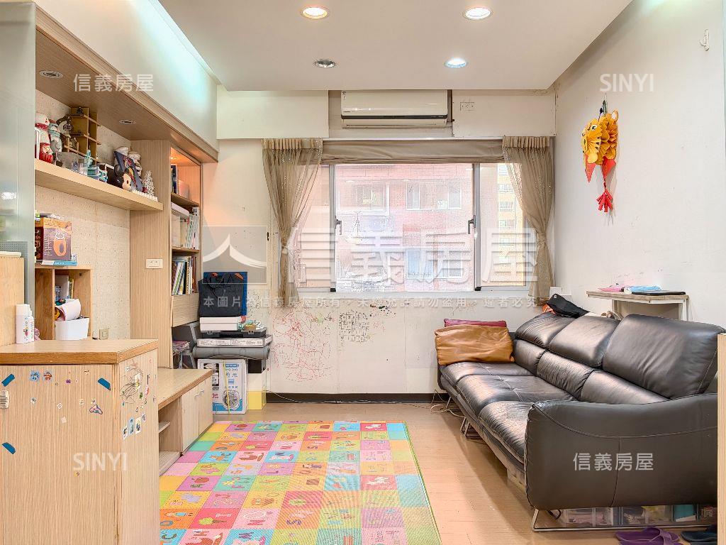 專任臻愛加洲三房Ｂ１車位房屋室內格局與周邊環境