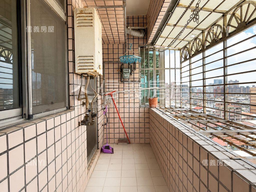 頂天立地景觀視野讚房屋室內格局與周邊環境