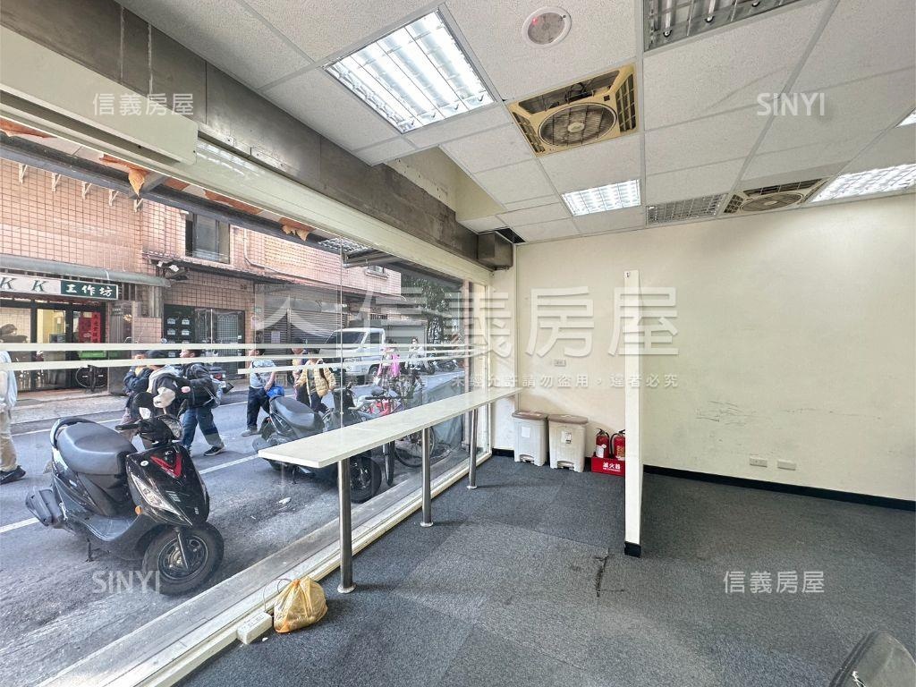 三角邊間顯眼金店面房屋室內格局與周邊環境