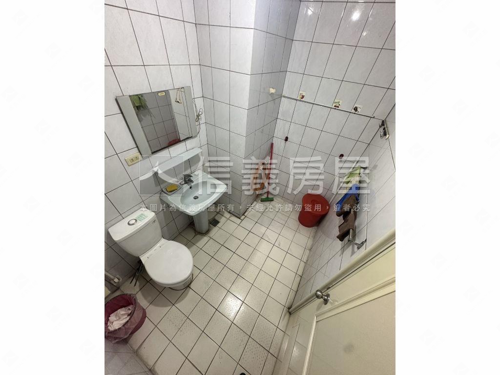 三角邊間顯眼金店面房屋室內格局與周邊環境