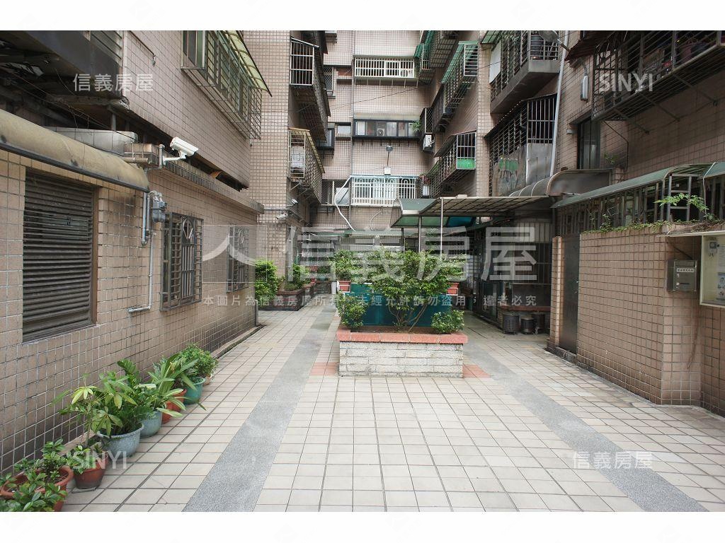 三角邊間顯眼金店面房屋室內格局與周邊環境