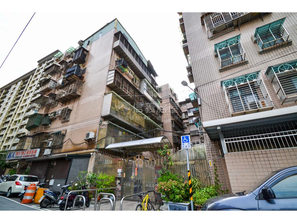 三角邊間顯眼金店面房屋室內格局與周邊環境